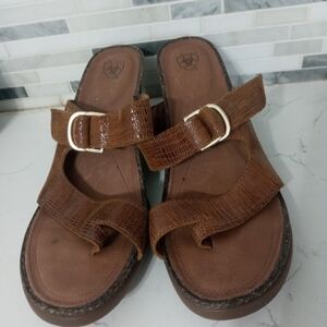 Ariat 20983 Woman's brown Leather Reptile Strappy thong toe wedge sandals 8